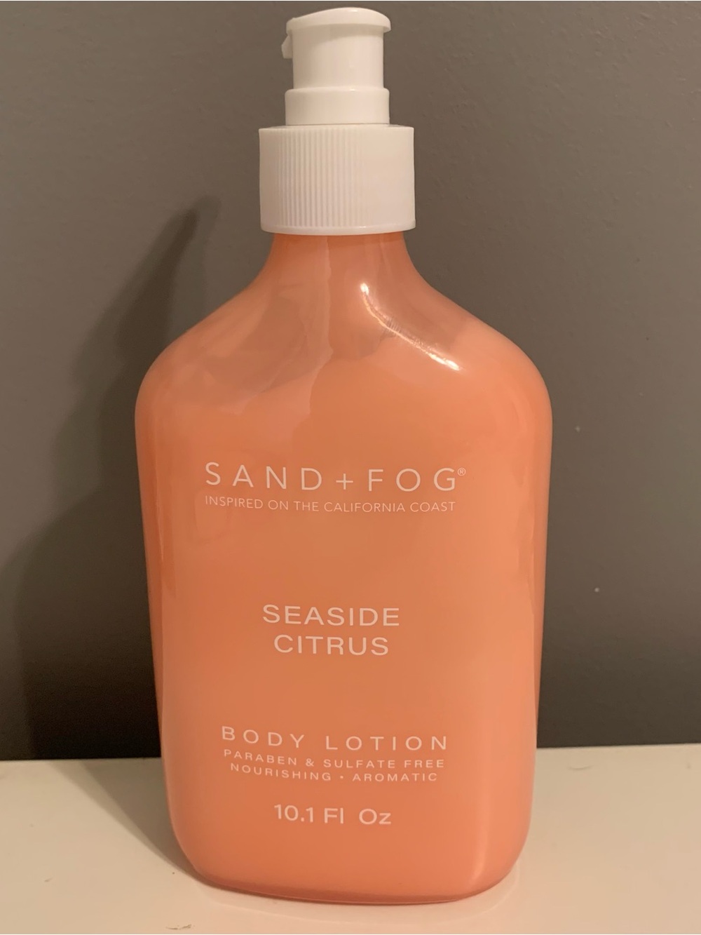 Sand and fog SEASIDE CITRUS LOTION
10.1 fl. oz